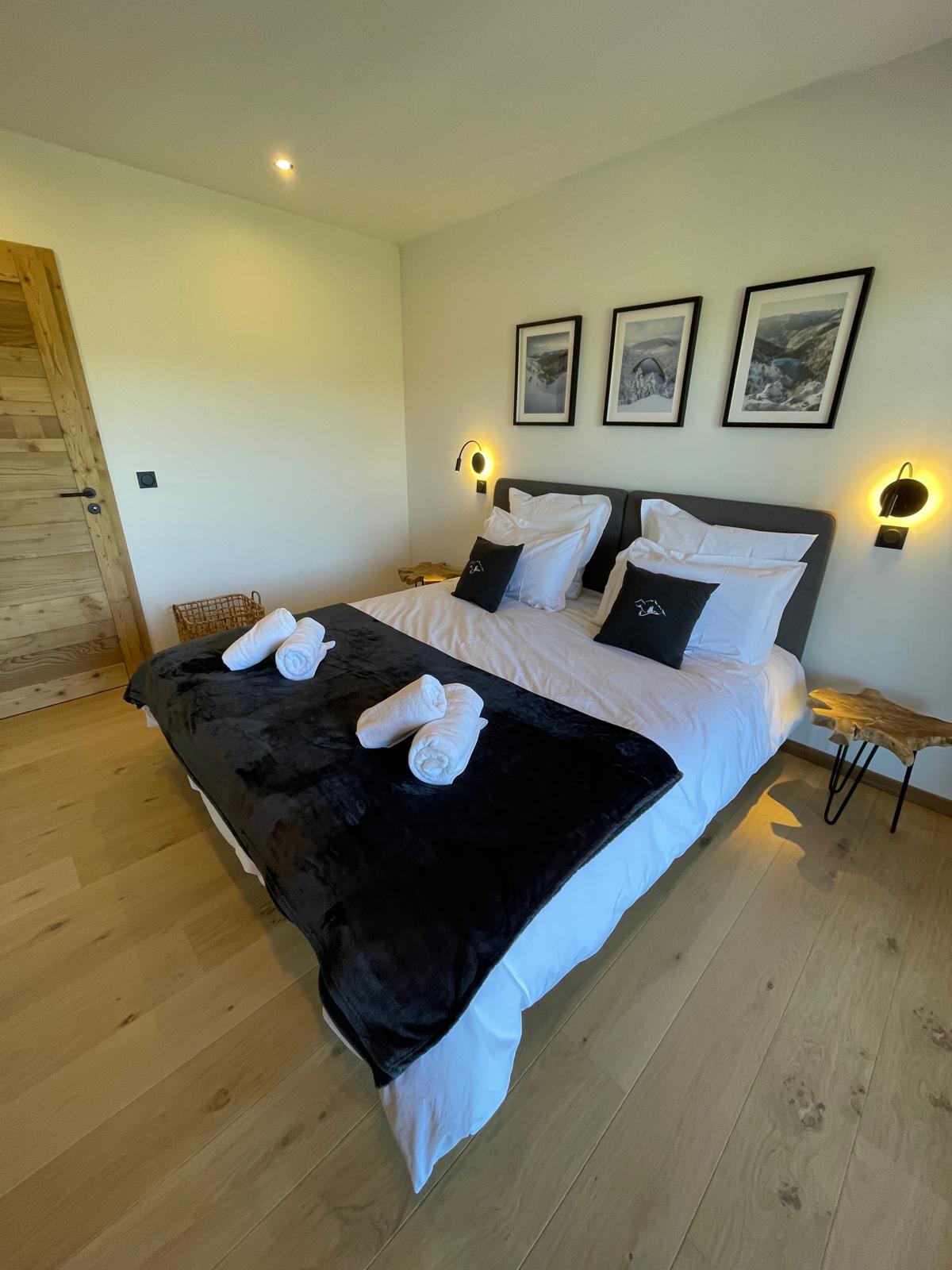 Seconde chambre double du chalet avec lit de 180 cm